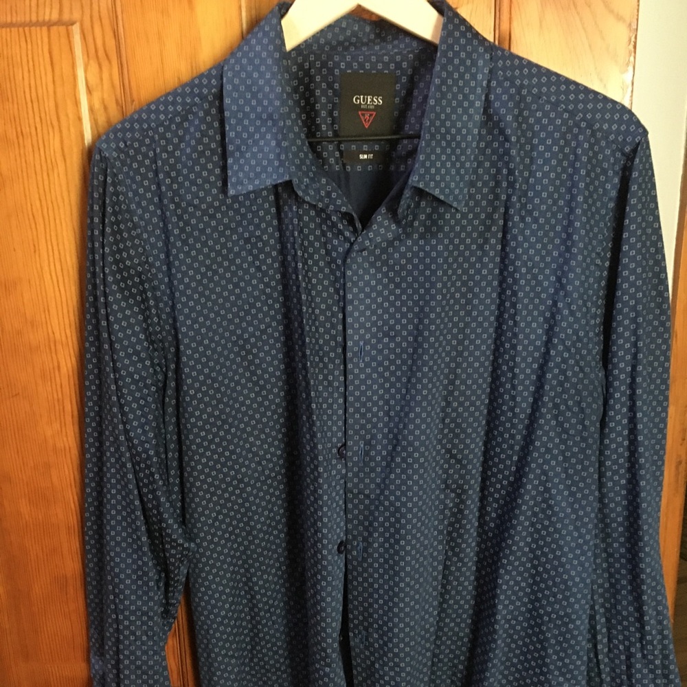 Men’s Large Guess shirt